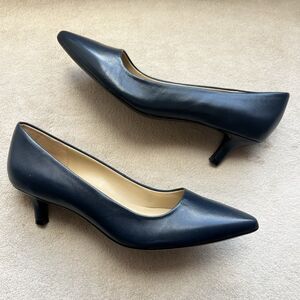 Naturalizer Gia Navy Blue Leather Low Heel Pump Women 7 Pointed Toe Classic Work